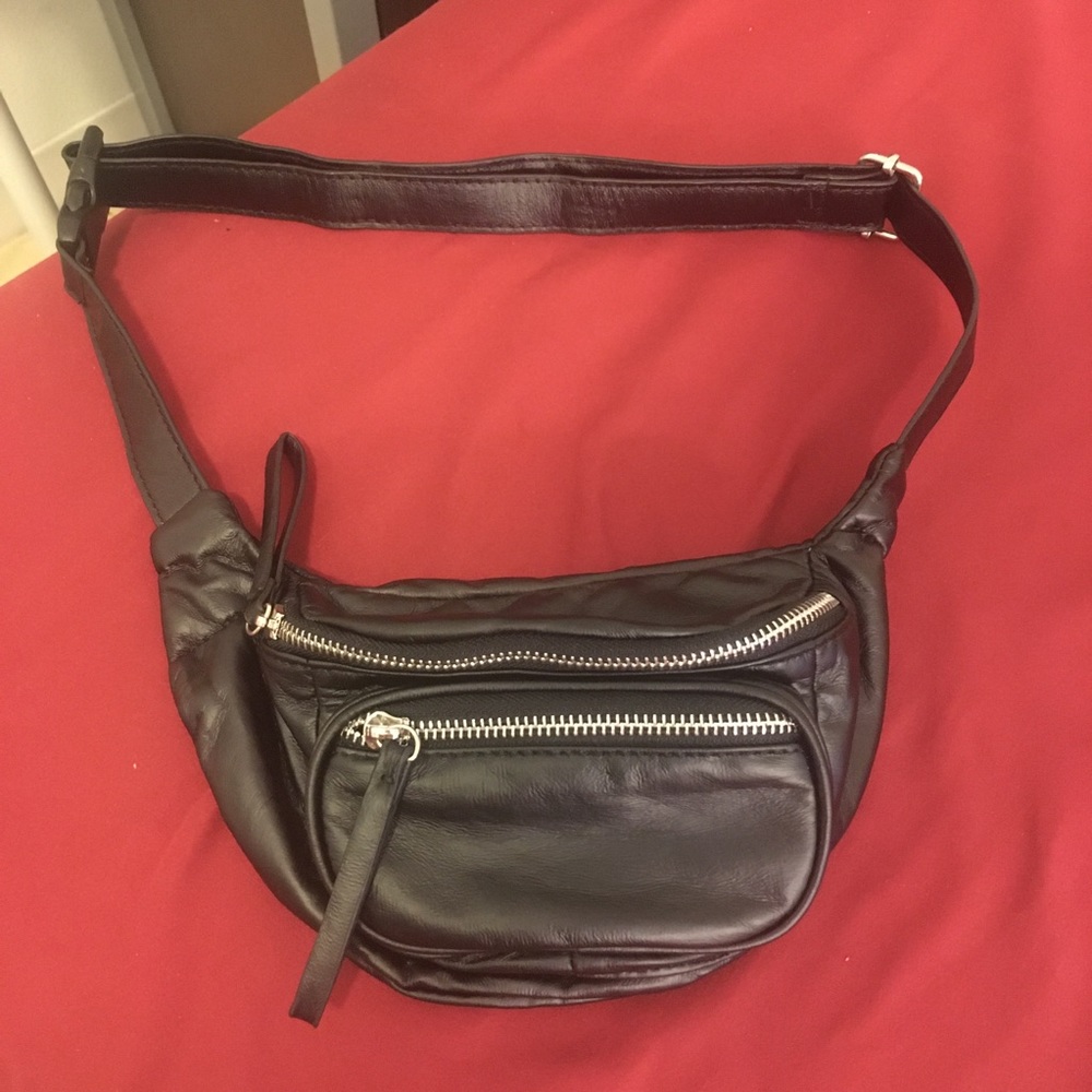 Urban expressions black leather belt bag